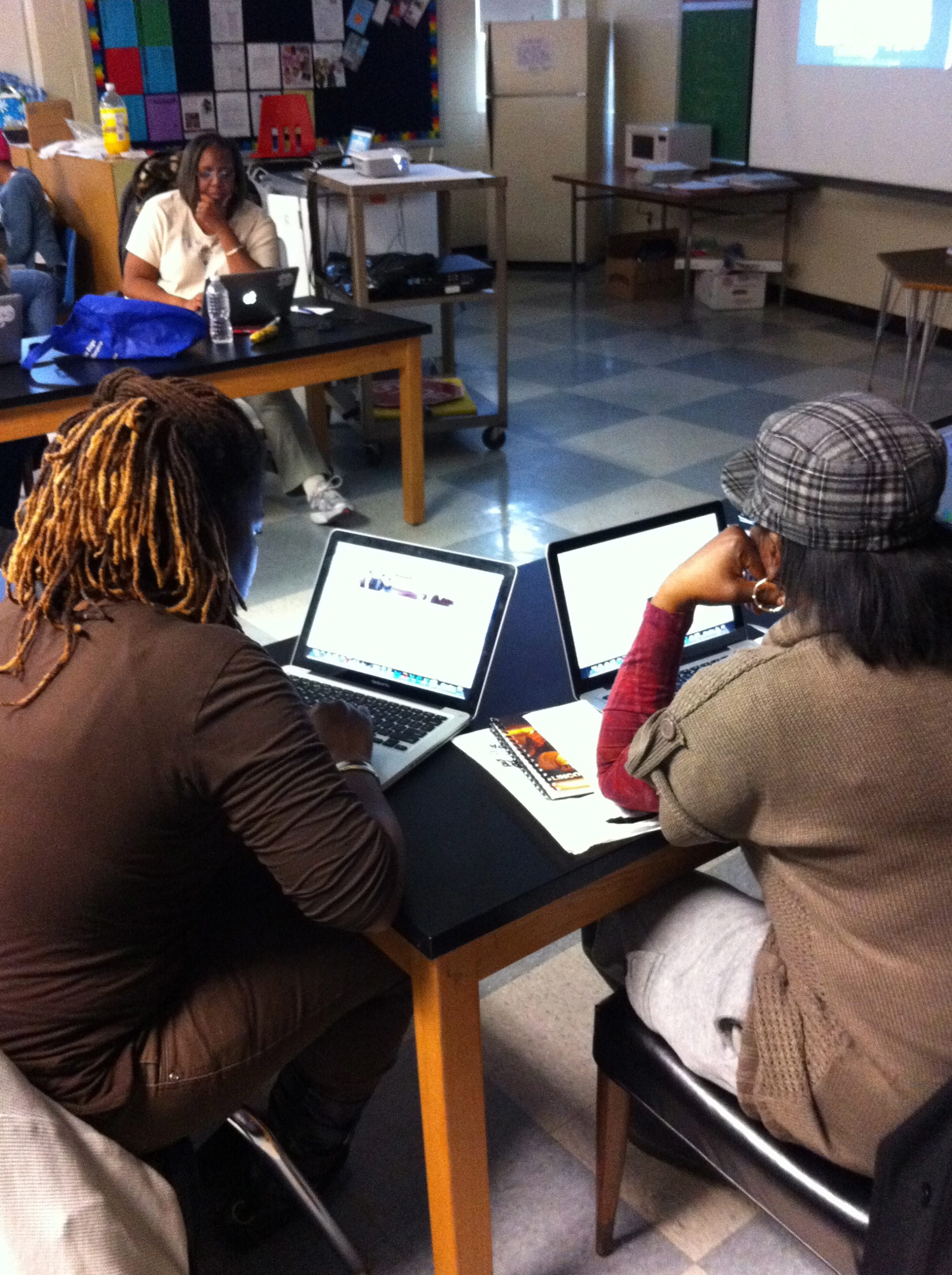 Inside the Philadelphia OIC’s “Blended Classroom” online GED training. Photo courtesy of Erich Smith.