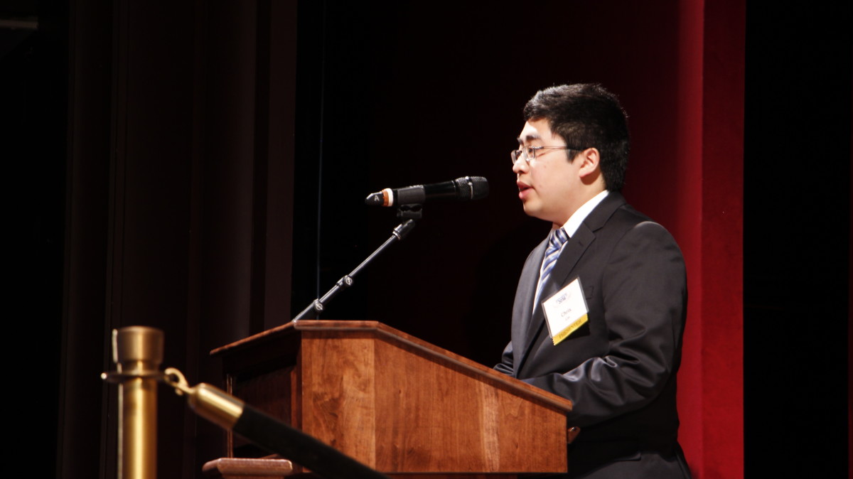 Chris Lin talks about his wallet invention, Flip. (Photo by Russel Kogan)