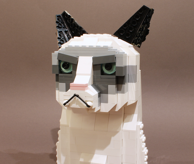 A LEGO rendition of Grumpy Cat.