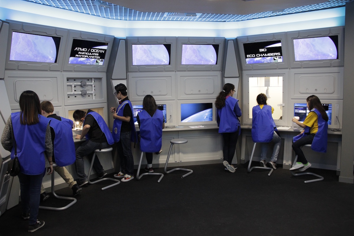 Students at the Challenger Learning Center at Scobee Education Center, San Antonio College.